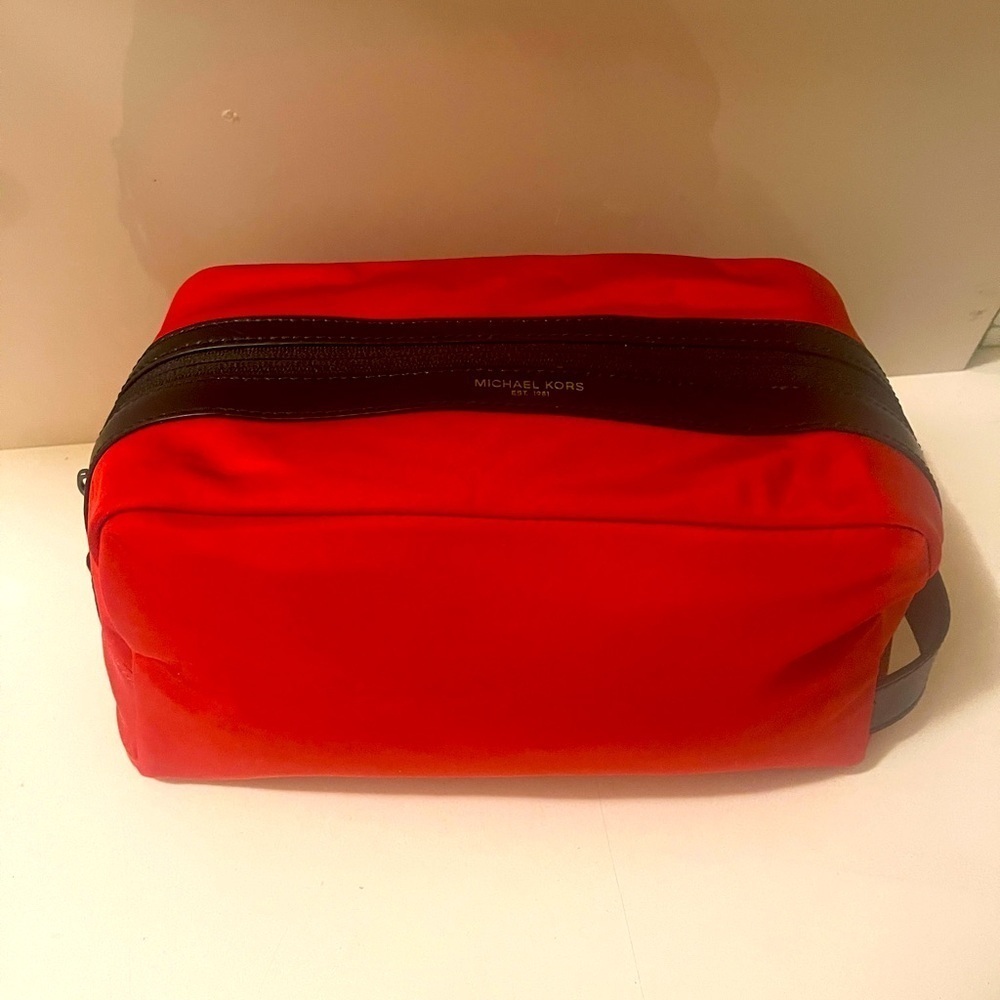 Michael Kors Kent Men's Nylon large Toiletry Holder Travel Case Bag